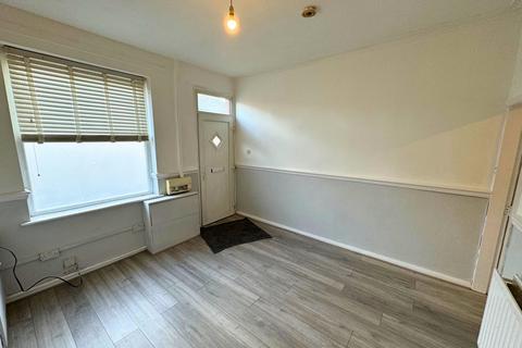 2 bedroom terraced house to rent, Levens Street, Salford, M6