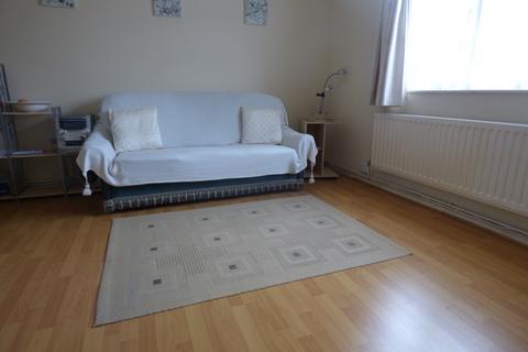 undefined, Luton LU3