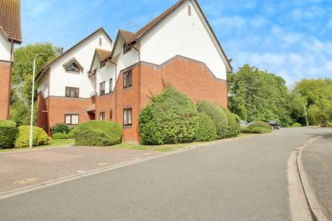 2 bedroom apartment to rent, Wren Drive, West Drayton UB7