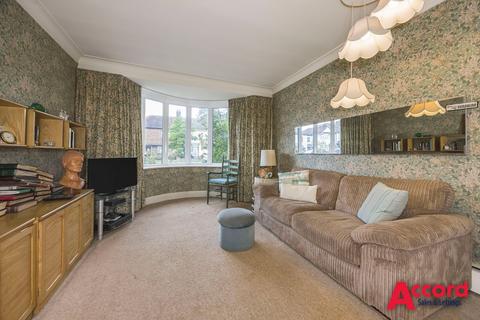 3 bedroom semi-detached house for sale, Ingrebourne Gardens, Upminster, RM14