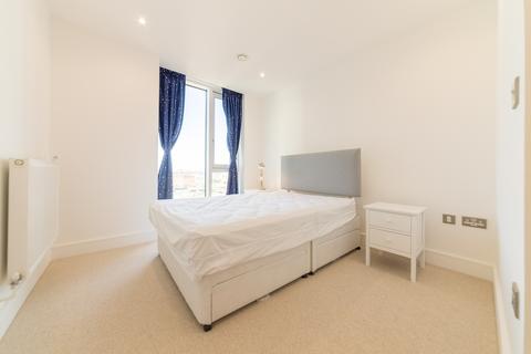 3 bedroom apartment to rent, Sky View Tower, Stratford E15