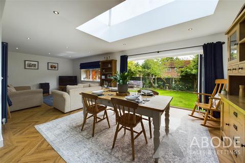 4 bedroom detached house for sale, Hawthorn Close, Ashbourne DE6