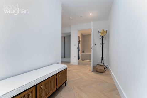 1 bedroom flat for sale, Kingsway, Hove, East Sussex, BN3