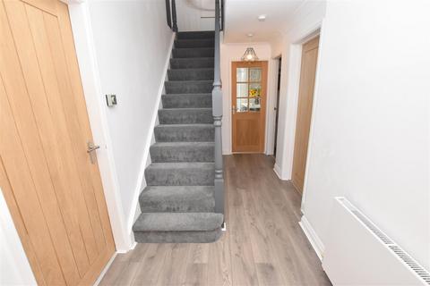 16 Bracken Park, Grimsby, DN33 3LT