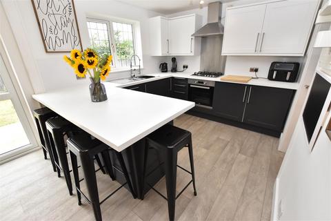 16 Bracken Park, Grimsby, DN33 3LT