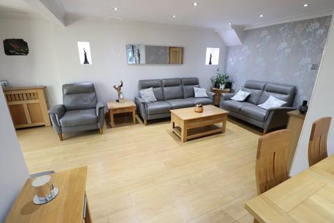 52 Alexandra Road, Rayleigh, SS6 8HS