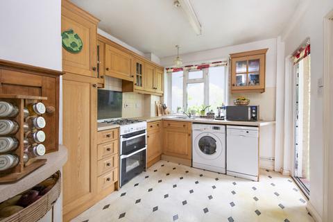 2 bedroom flat for sale, Beaufort Court, Beaufort Road, Richmond, Surrey