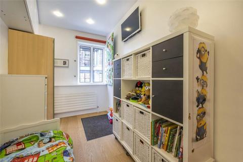 2 bedroom flat to rent, Marshall Street, London, W1F