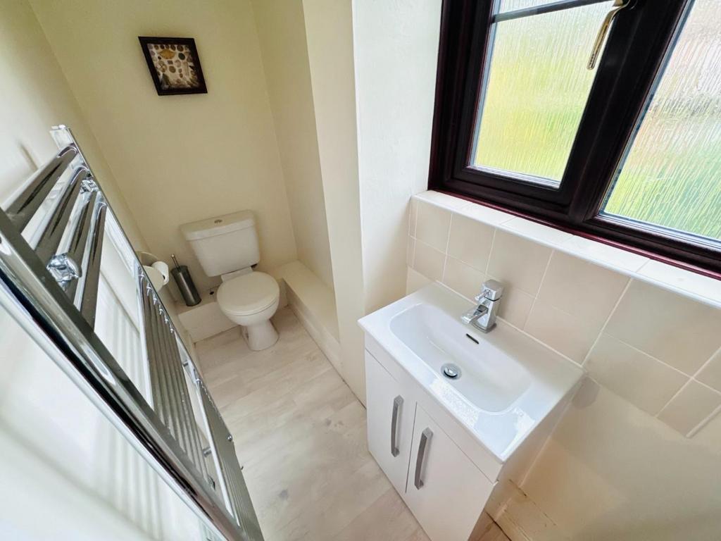 Guest cloakroom/wc