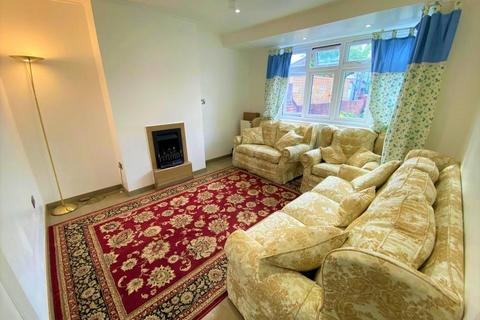 4 bedroom semi-detached house to rent, Warren Road, New Haw KT15