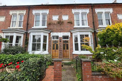 4 bedroom terraced house to rent, Brookhouse Avenue, Leicester LE2