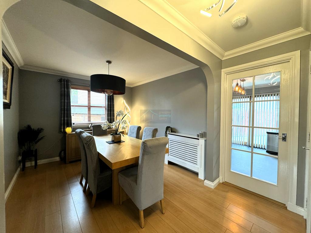 Dining Area.JPG