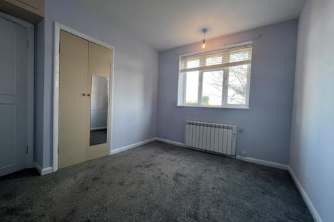 2 bedroom flat to rent, Ruthin Close, Luton LU1