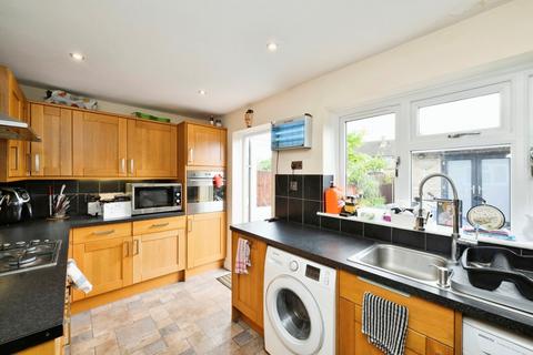 10 Rowlands Close, Cheshunt, Waltham Cross, EN8 9NW