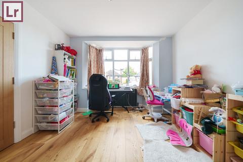 43 Willow Grove, Ruislip, HA4 6DG