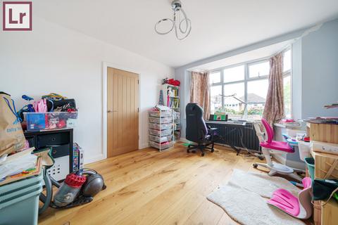 43 Willow Grove, Ruislip, HA4 6DG