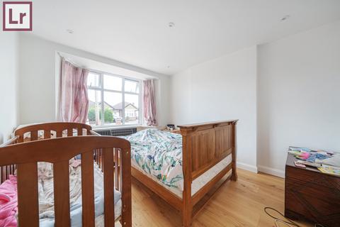 43 Willow Grove, Ruislip, HA4 6DG