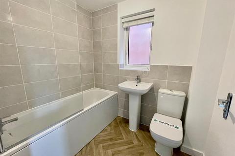 2 bedroom end of terrace house for sale, Hockley Drive, Hampton Woods, Peterborough