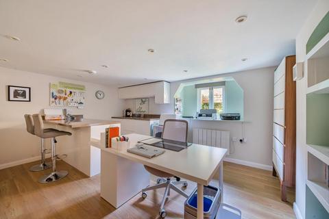 5 bedroom semi-detached house for sale, Banbury,  Oxfordshire,  OX16