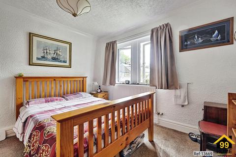 2 Pickhill Mews, Uppermill, Oldham, OL3 6LY