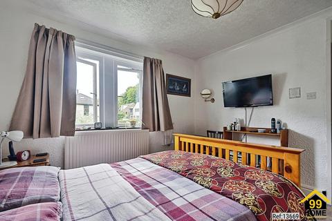 2 Pickhill Mews, Uppermill, Oldham, OL3 6LY