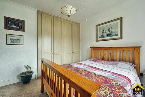 2 Pickhill Mews, Uppermill, Oldham, OL3 6LY