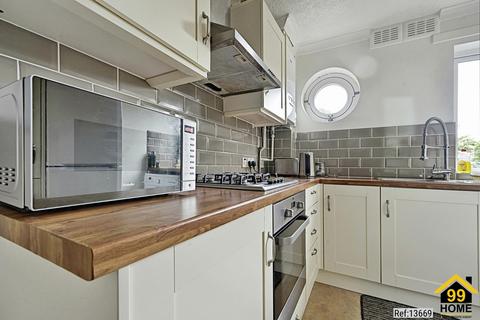 2 Pickhill Mews, Uppermill, Oldham, OL3 6LY