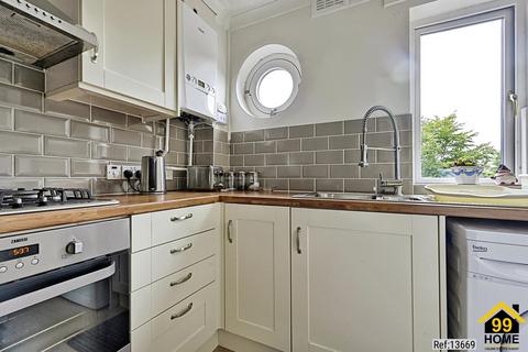 2 Pickhill Mews, Uppermill, Oldham, OL3 6LY