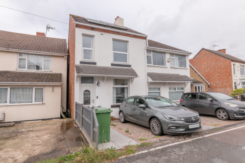 2 bedroom semi-detached house for sale, Byron Street, Loughborough LE11