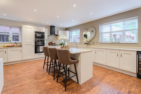 4 bedroom detached house for sale, Gorge Road, Hurst Hill