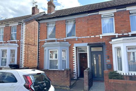 4 bedroom end of terrace house for sale, Lysons Avenue, Gloucester GL1