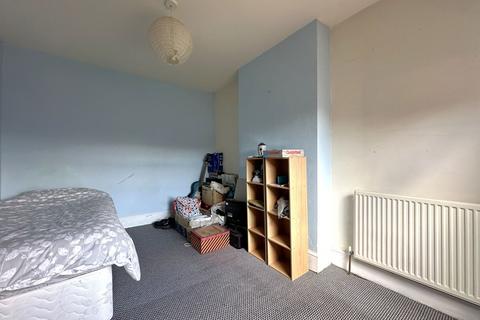 52 Lysons Avenue, Gloucester, GL1 5QF