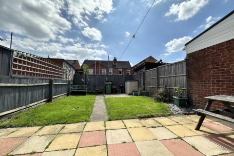 52 Lysons Avenue, Gloucester, GL1 5QF