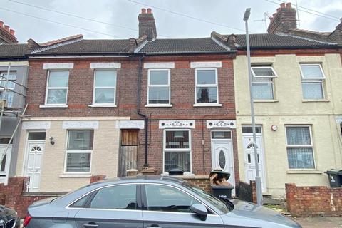 2 bedroom terraced house to rent, Shirley Road, Luton LU1