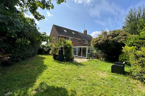 4 bedroom semi-detached house for sale, Priory Field, Upper Beeding, Steyning