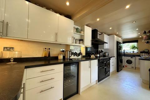18 Priory Field, Upper Beeding, Steyning, BN44 3HU