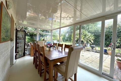18 Priory Field, Upper Beeding, Steyning, BN44 3HU