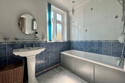 95 Monks Orchard Road, Beckenham, BR3 3BJ