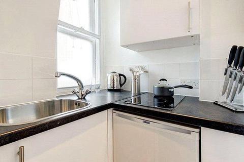 1 bedroom flat to rent, Hill Street, London