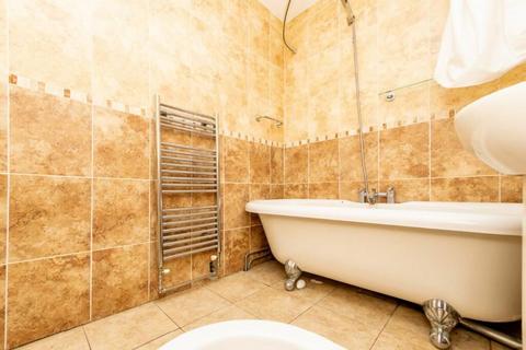 1 bedroom flat for sale, Crescent Towers, Leeds, West Yorkshire, LS11 5UP