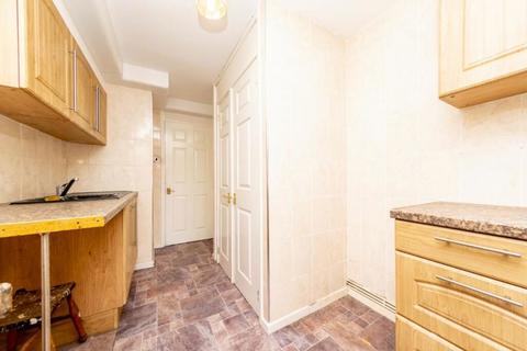 1 bedroom flat for sale, Crescent Towers, Leeds, West Yorkshire, LS11 5UP