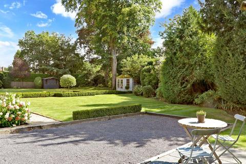 8 Eghams Close, Knotty Green, Beaconsfield, HP9 1XN