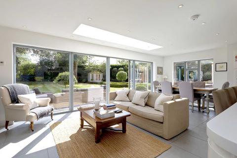 8 Eghams Close, Knotty Green, Beaconsfield, HP9 1XN