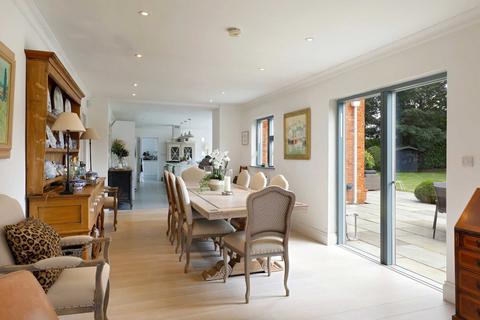 8 Eghams Close, Knotty Green, Beaconsfield, HP9 1XN