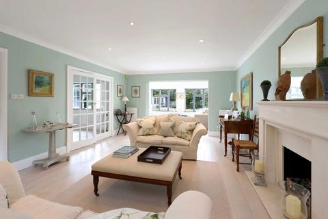 8 Eghams Close, Knotty Green, Beaconsfield, HP9 1XN
