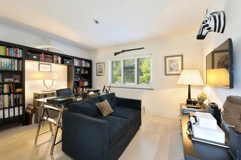 8 Eghams Close, Knotty Green, Beaconsfield, HP9 1XN