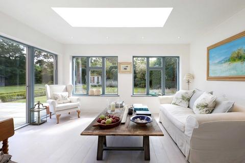 8 Eghams Close, Knotty Green, Beaconsfield, HP9 1XN