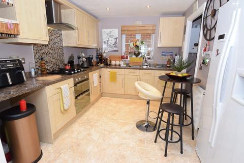 4 bedroom detached house for sale, Shears Drive, Amesbury, SP4 7XY