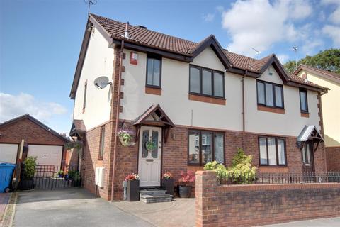 3 bedroom semi-detached house for sale, Anlaby Park Road North, Hull