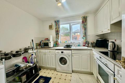 2 bedroom ground floor flat for sale, Kings Meadow, Ainsdale, Southport, PR8 3QD